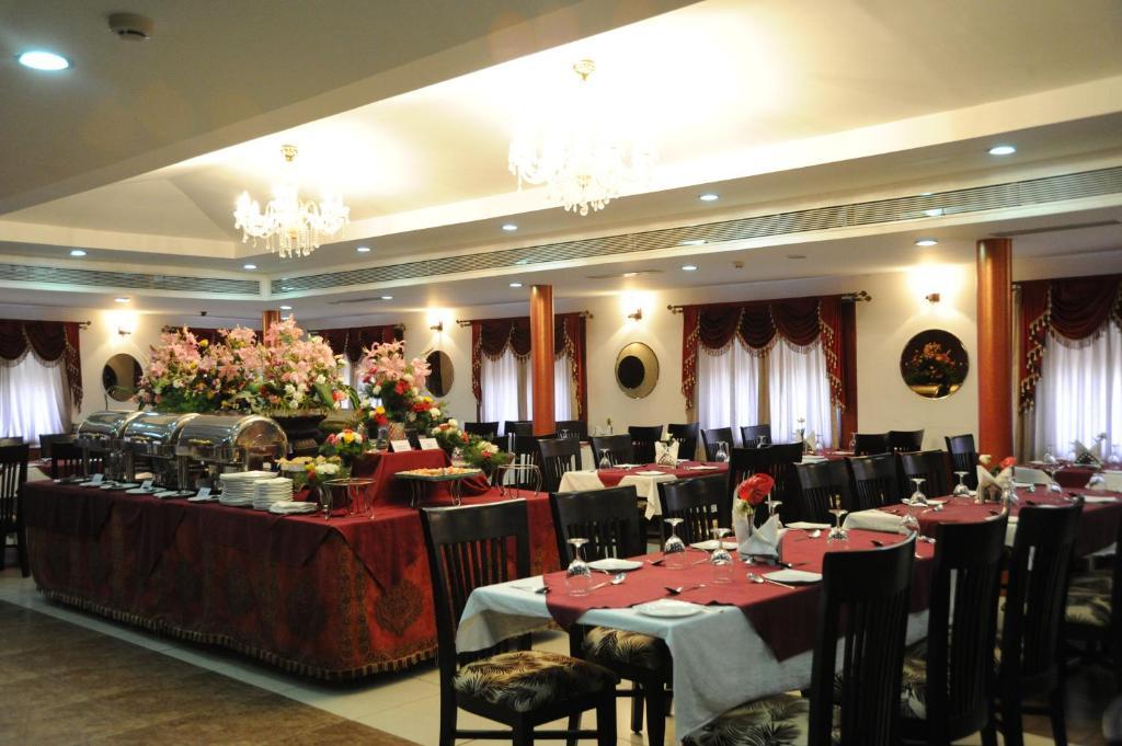 Treebo Crystal Castle Hotel Bengaluru Kültér fotó
