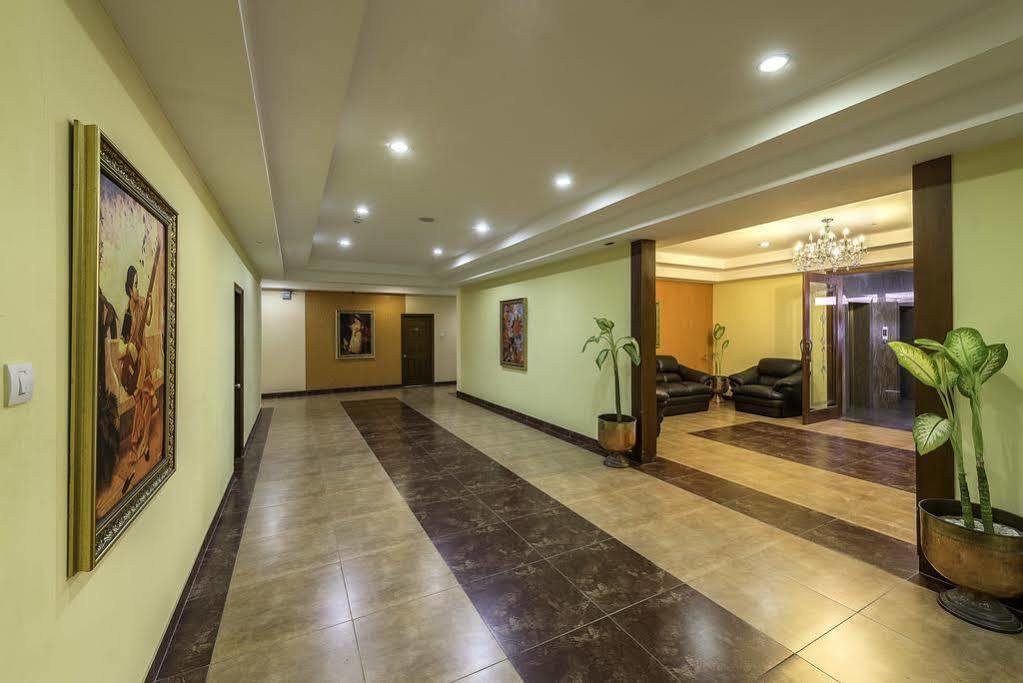 Treebo Crystal Castle Hotel Bengaluru Kültér fotó