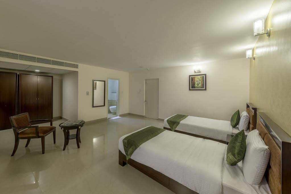 Treebo Crystal Castle Hotel Bengaluru Kültér fotó