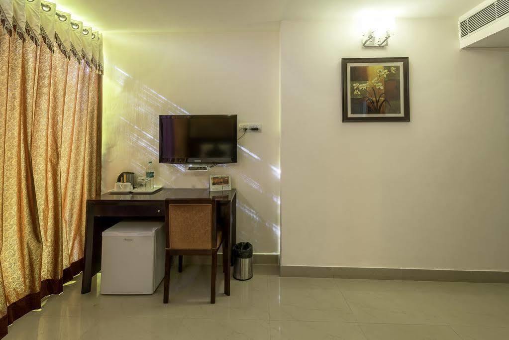 Treebo Crystal Castle Hotel Bengaluru Kültér fotó