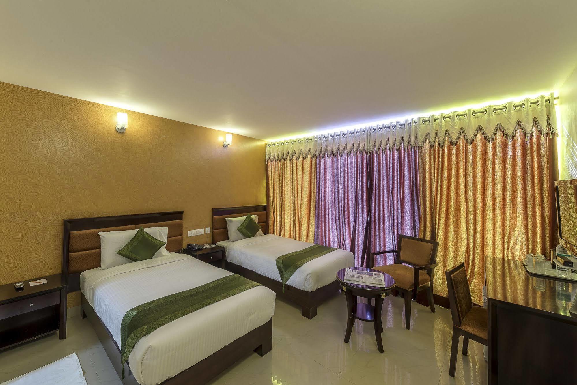Treebo Crystal Castle Hotel Bengaluru Kültér fotó