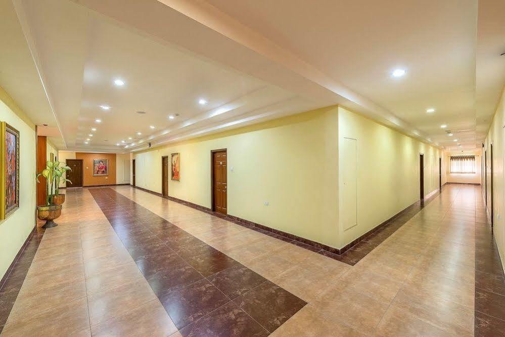 Treebo Crystal Castle Hotel Bengaluru Kültér fotó