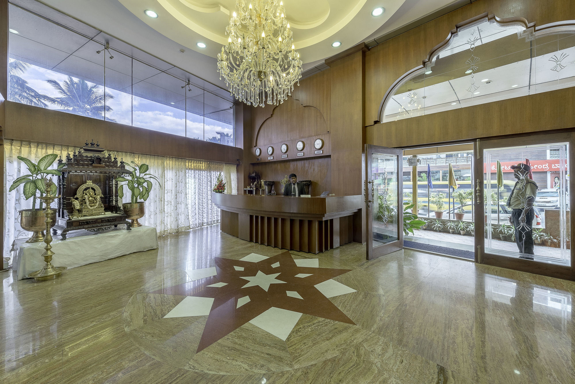 Treebo Crystal Castle Hotel Bengaluru Kültér fotó